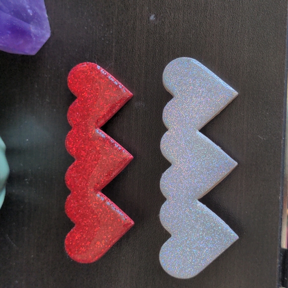 Glitter Heart Barrette Set - Picture 2 of 3